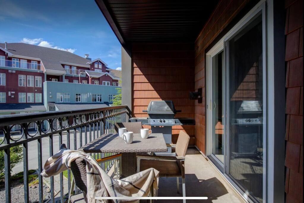 Cozy One Bedroom Condo With Indoor Pool And Hottub Canmore Esterno foto