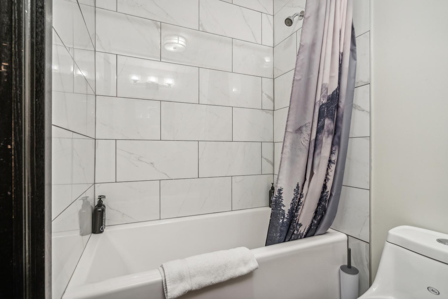 Cozy One Bedroom Condo With Indoor Pool And Hottub Canmore Esterno foto
