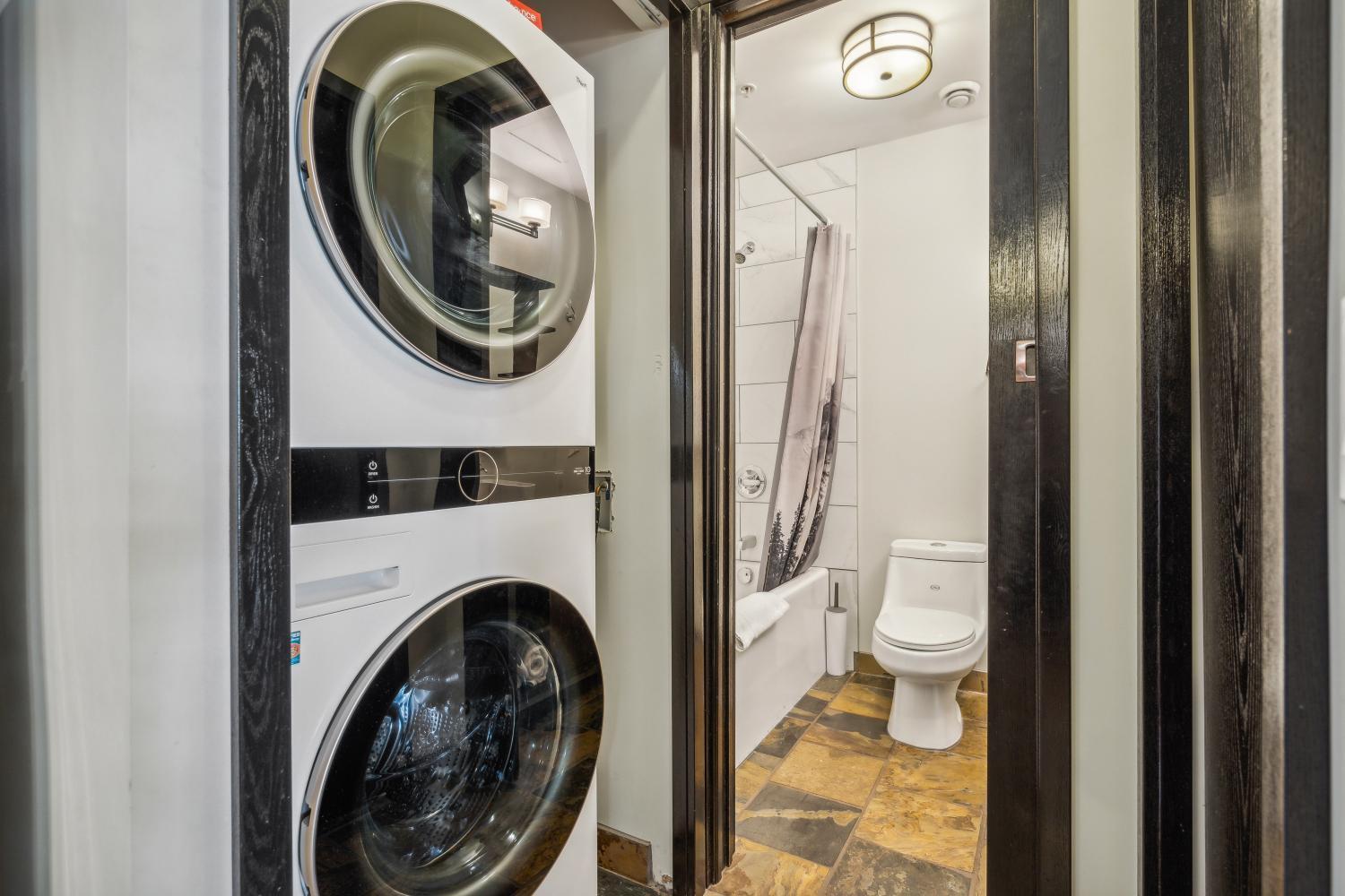 Cozy One Bedroom Condo With Indoor Pool And Hottub Canmore Esterno foto