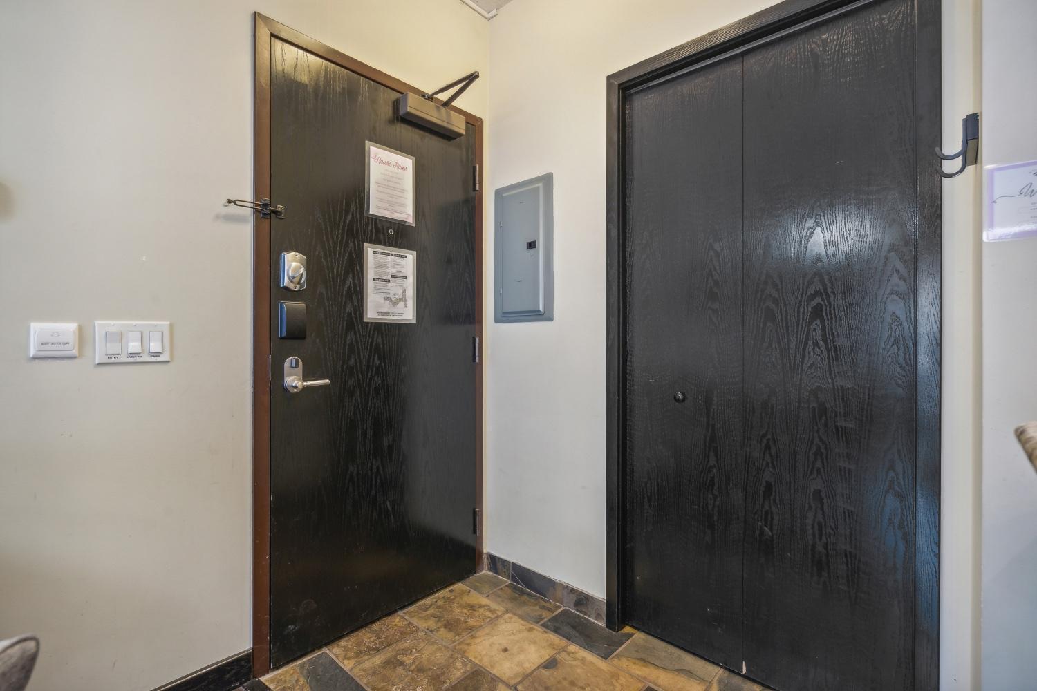 Cozy One Bedroom Condo With Indoor Pool And Hottub Canmore Esterno foto