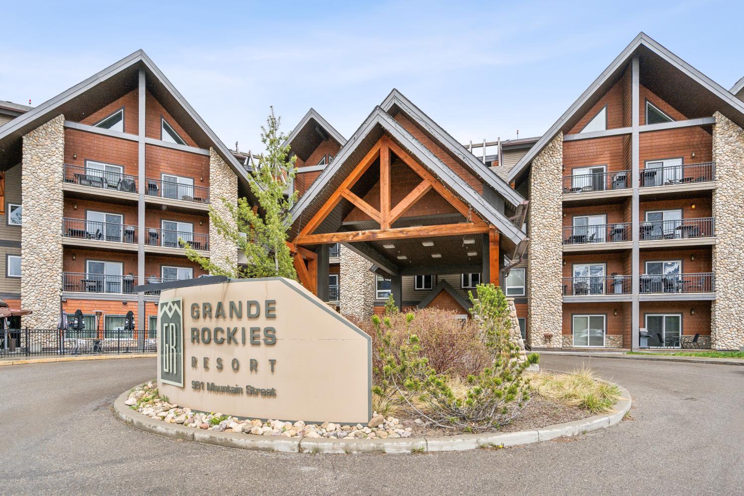 Cozy One Bedroom Condo With Indoor Pool And Hottub Canmore Esterno foto